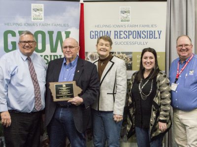 Kerns Family Receives Good Farm Neighbor Award